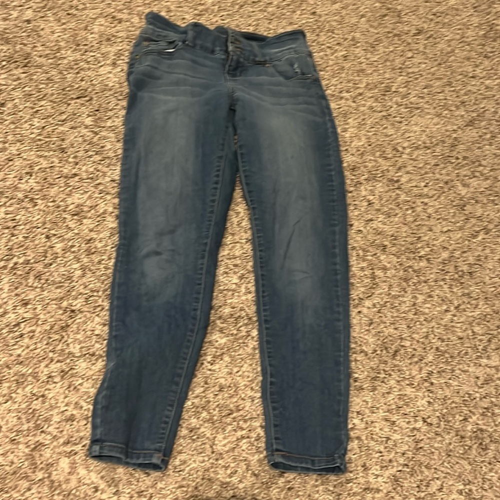 Blue jeans, Mid rise and Ankle skinny, three buttons